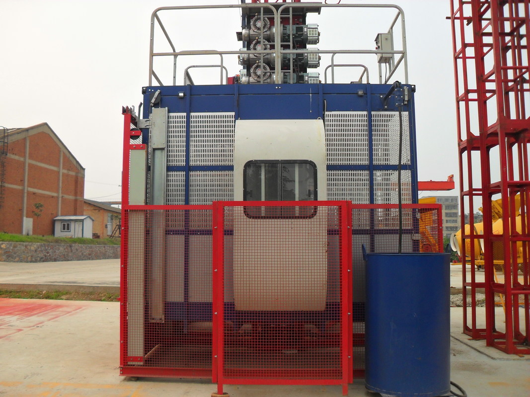 SC200 Construction Hoist Elevator For Passenger And Material Gear Driving
