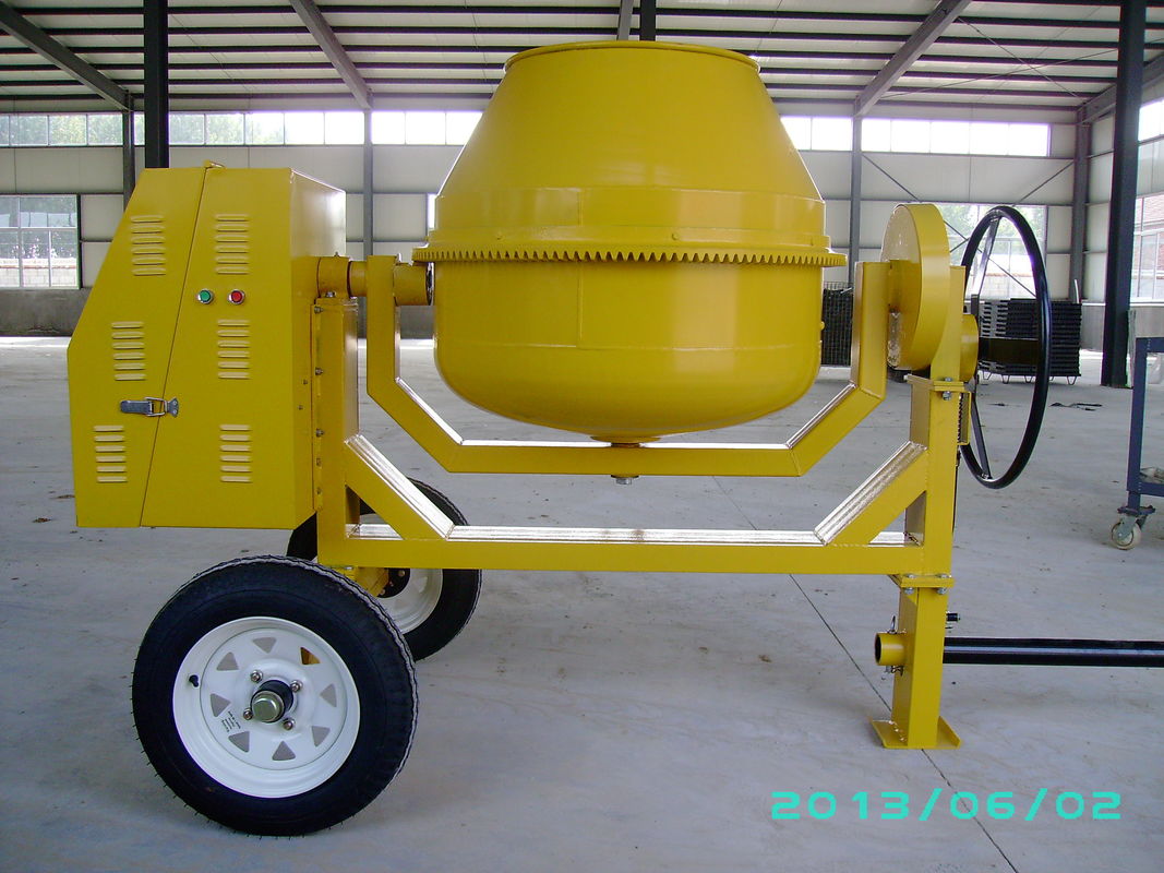Manual Tipping Mobile Diesel Concrete Mixer or Cement Mixer with 300